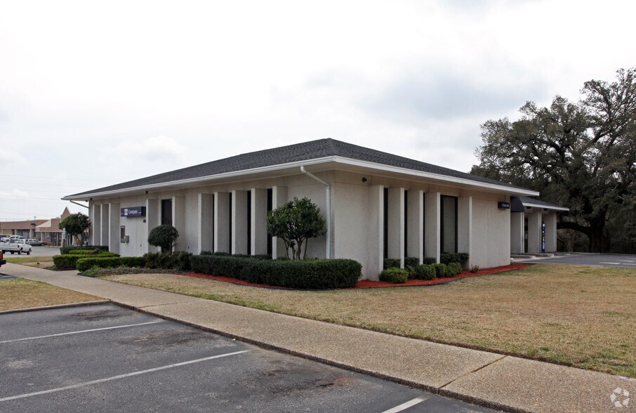 Primary Photo Of 4823 Overlook Rd, Mobile General Retail For Sale