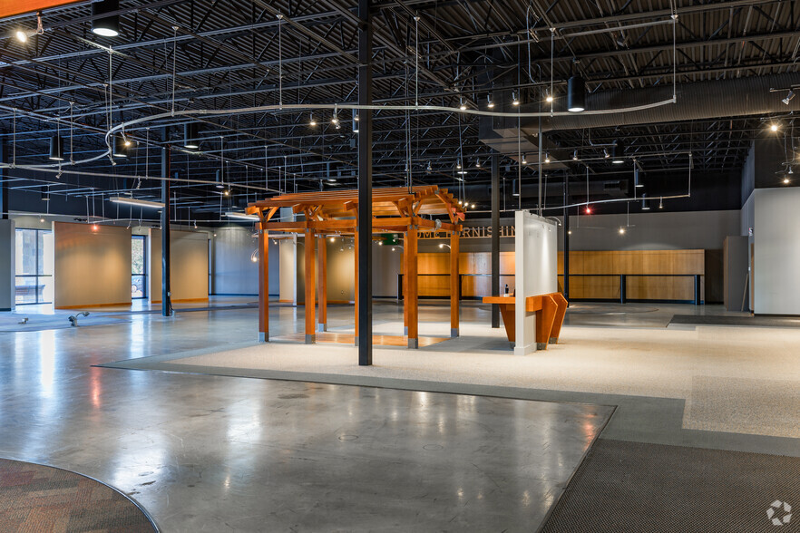 More Photos Of 6911 Fm 1960 Rd W, Houston Freestanding For Lease