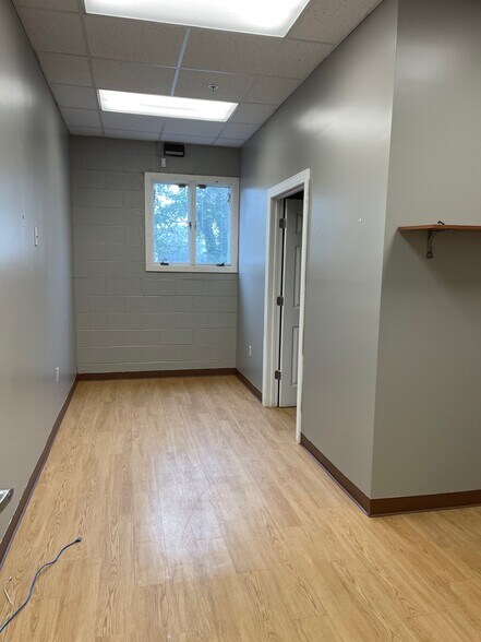 More Photos Of 711 Davis St, Scranton Warehouse For Lease