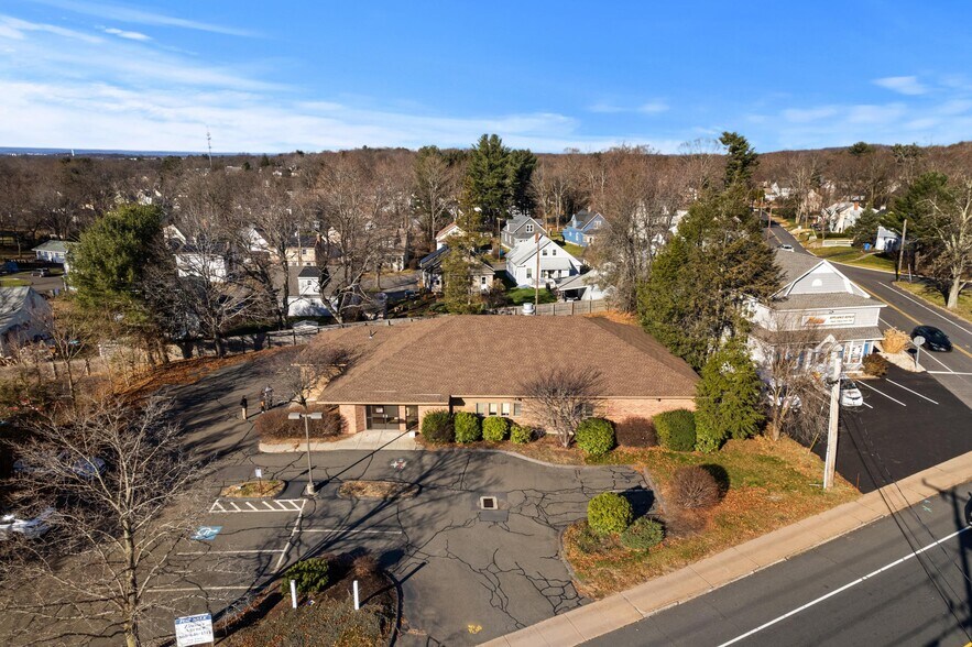 More Photos Of 375 E Center St, Manchester Medical For Sale