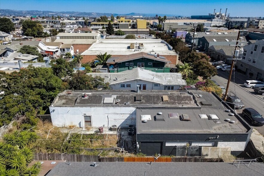 More Photos Of 2928-2930 Chapman St, Oakland Warehouse For Sale