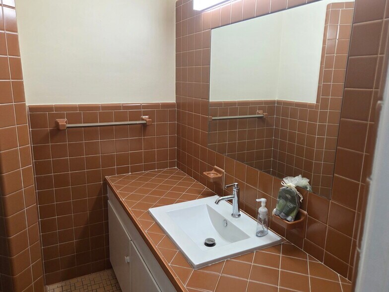 More Photos Of 1515 Smith St, Orlando Office For Sale