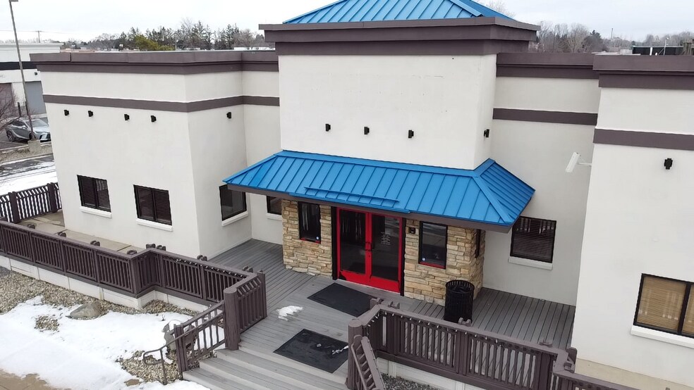 More Photos Of 3870 Bay Rd, Saginaw Restaurant For Sale