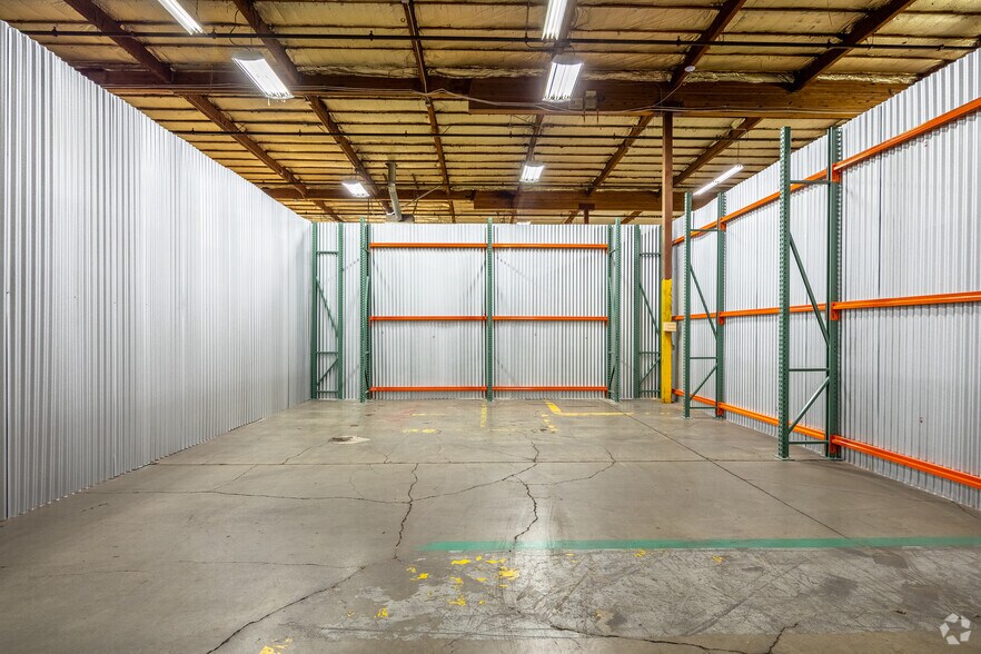 More Photos Of 6035 NE 92nd Dr, Portland Warehouse For Lease