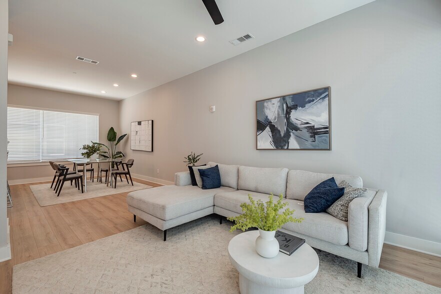 More Photos Of 1423 N Carroll Ave, Dallas Apartments For Sale