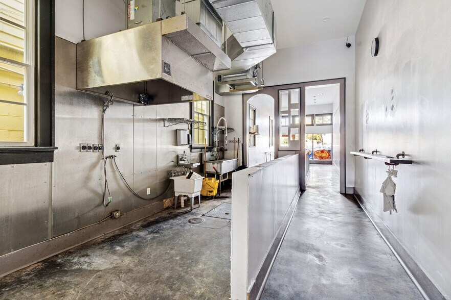 More Photos Of 2266 Saint Claude Ave, New Orleans Storefront Retail Residential For Lease