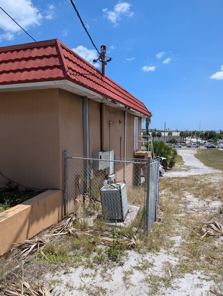 More Photos Of 812 N 7th St, Fort Pierce Medical For Lease