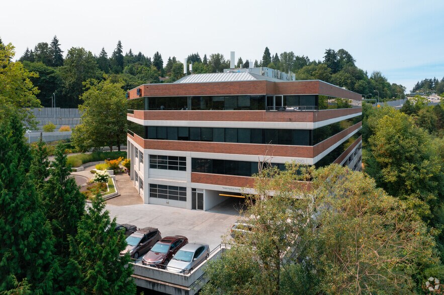 More Photos Of 10210 NE Points Dr, Kirkland Unknown For Lease