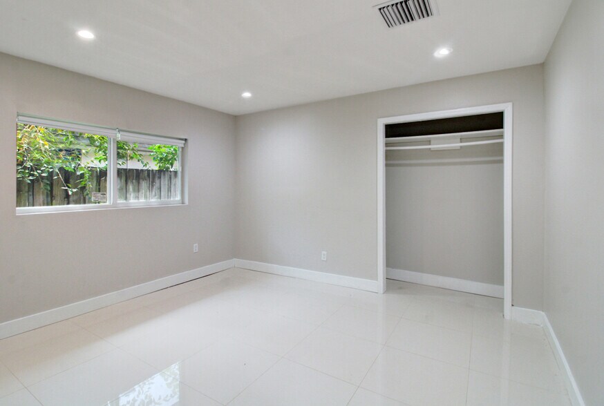 More Photos Of 1519-1521 NW 8th Ave, Fort Lauderdale Apartments For Sale