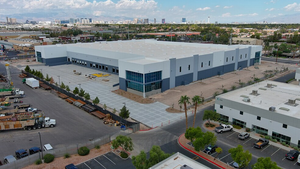 More Photos Of 6150 S Pecos Road & E. Patrick Ln, Las Vegas Distribution For Lease