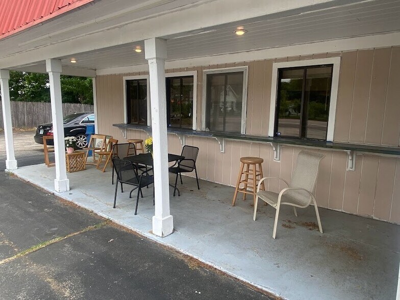 More Photos Of 251 Elm St, Milford Restaurant For Sale