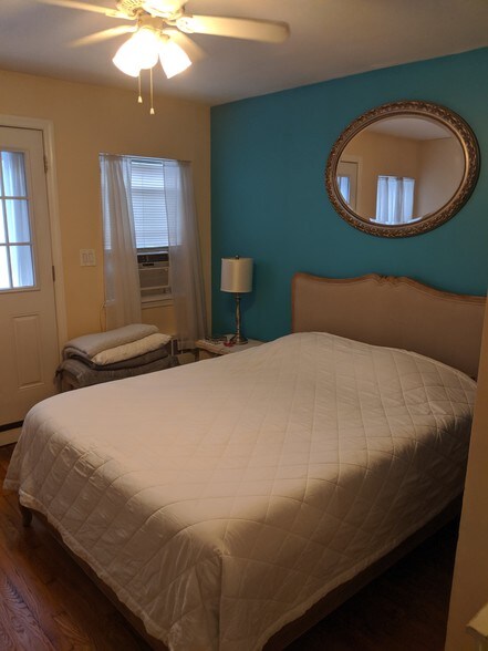 More Photos Of 974-976 E Gun Hill Rd, Bronx Storefront Retail Residential For Sale