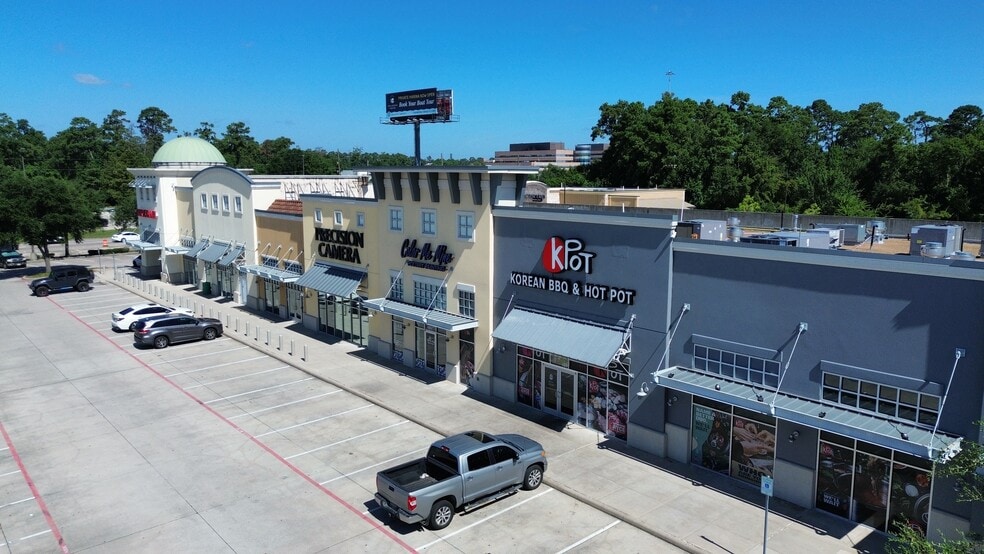 More Photos Of 17937-17945 I-45 S, Shenandoah Unknown For Lease