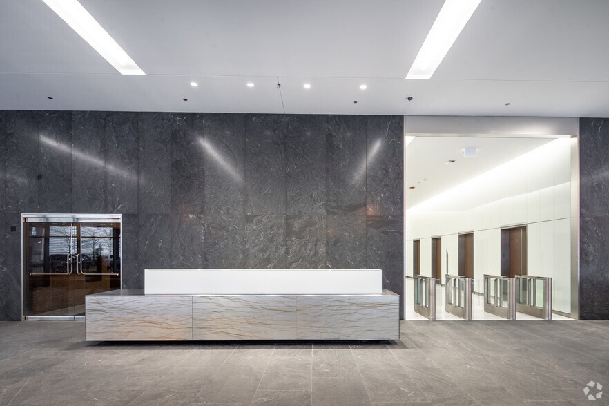 More Photos Of 333 S Wabash Ave, Chicago Office For Lease