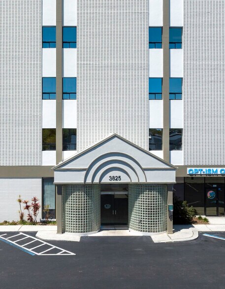 More Photos Of 3825 Henderson Blvd, Tampa Office For Lease