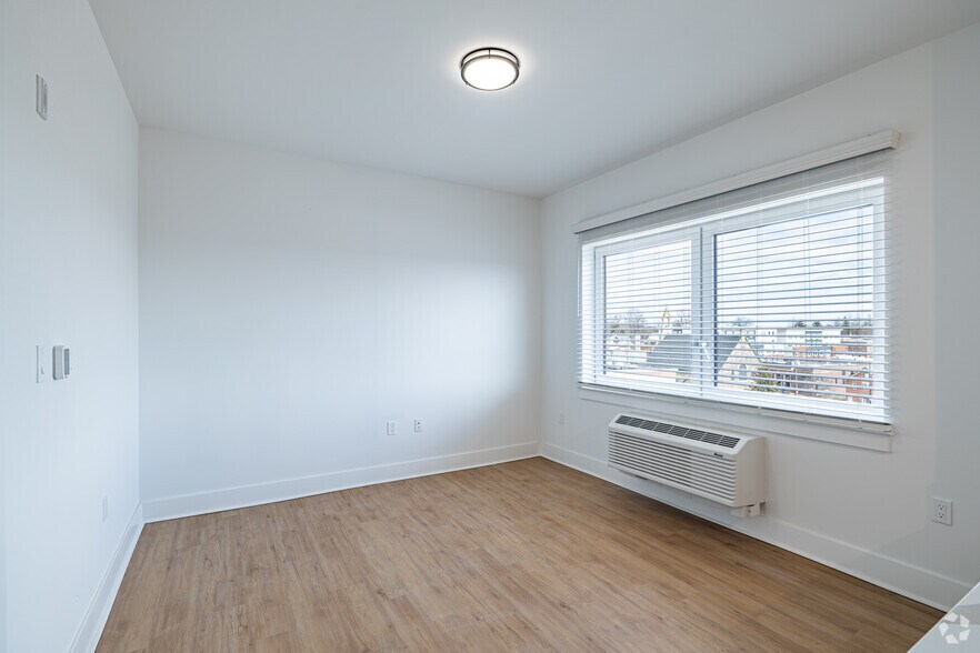 More Photos Of 1 E Main St, Bound Brook Apartments For Lease