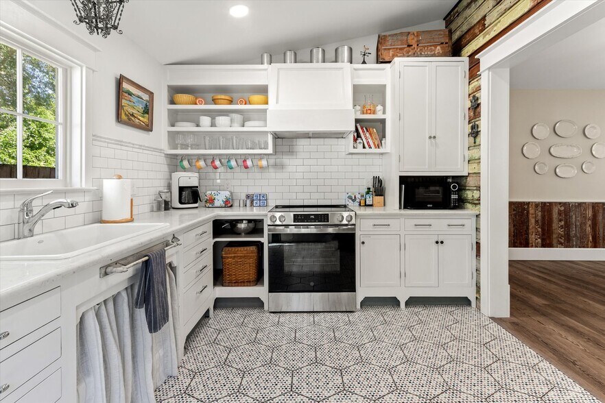 More Photos Of 16 Locust St, Saint Augustine Specialty For Sale