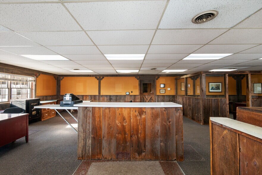 More Photos Of 690 S Lapeer Rd, Oxford Warehouse For Sale