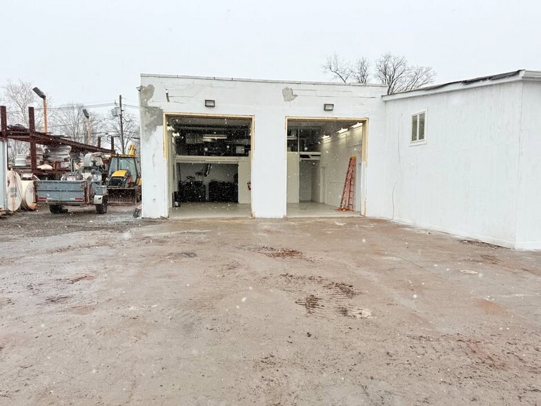 More Photos Of 74 Prospect Pl, Hillsdale Warehouse For Lease