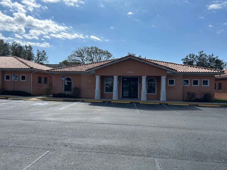 More Photos Of 37914 Daughtery Rd, Zephyrhills Medical For Sale