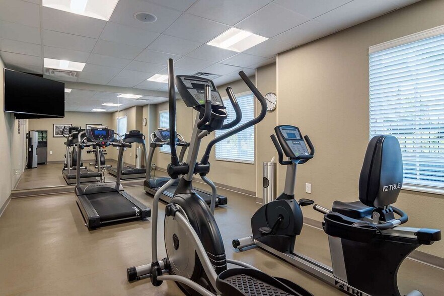 More Photos Of 3 Amlajack Blvd, Newnan Hotel For Sale
