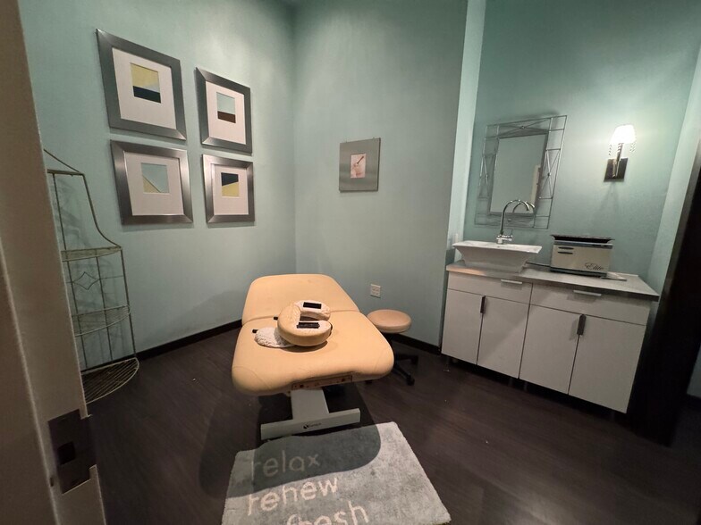 More Photos Of 2140 W Grande Blvd, Tyler Medical For Lease