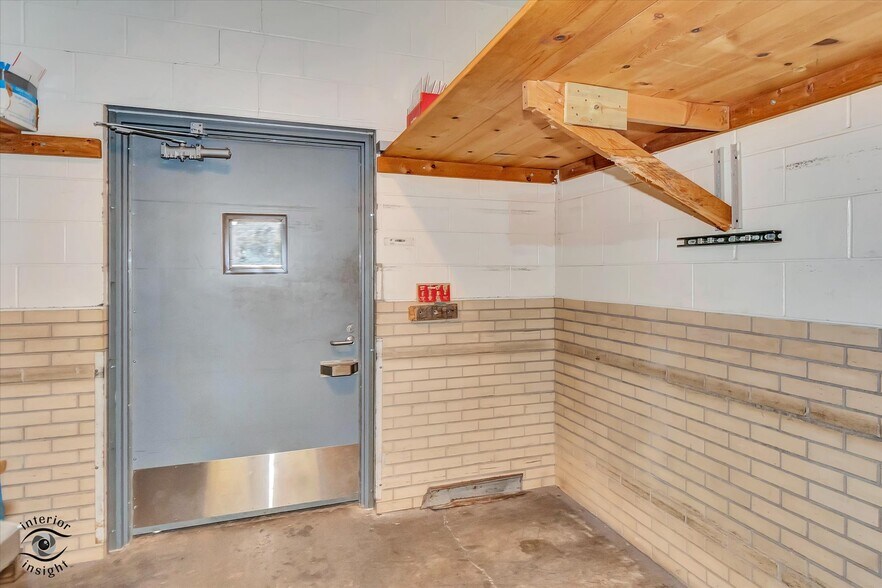 More Photos Of 26 S Madison St, Oswego Post Office For Sale