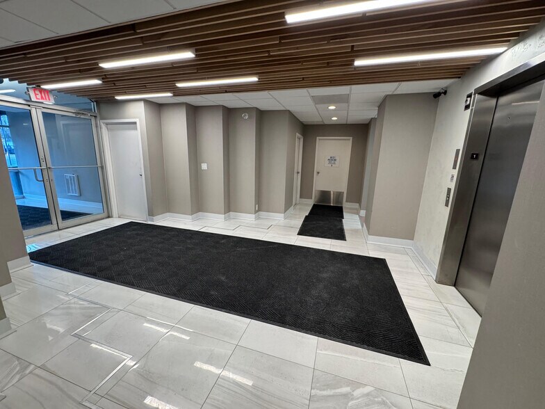 More Photos Of 1 Corwin Ct, Newburgh Medical For Lease