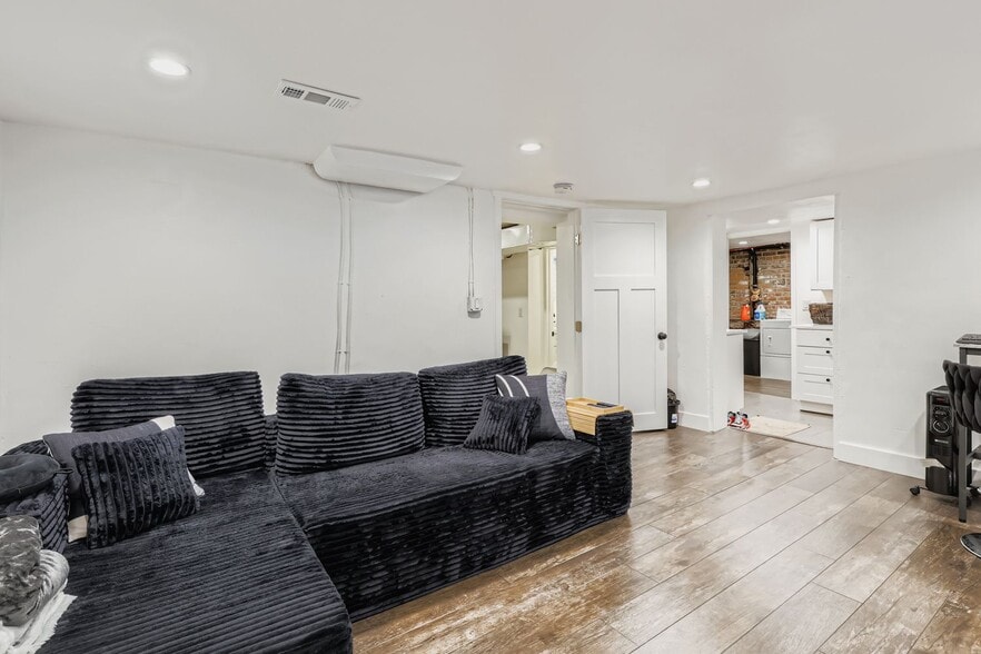 More Photos Of 852 N Clarkson St, Denver Apartments For Sale