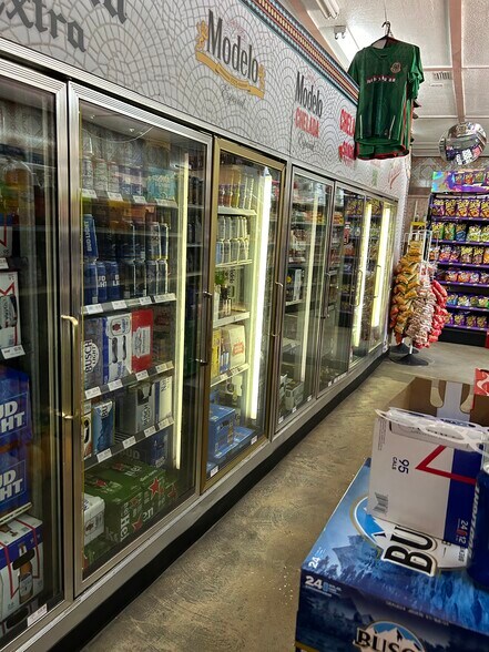 More Photos Of 18130 S US Highway 301, Wimauma Storefront For Sale