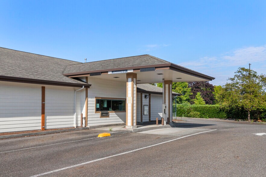 More Photos Of 3506 168th St NE, Arlington Bank For Sale