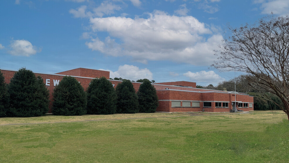 Primary Photo Of 318 W Howell St, Hartwell Manufacturing For Lease