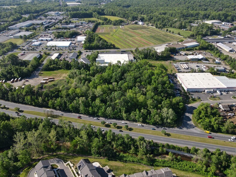 More Photos Of 0 Summit St, Fredericksburg Flex For Lease