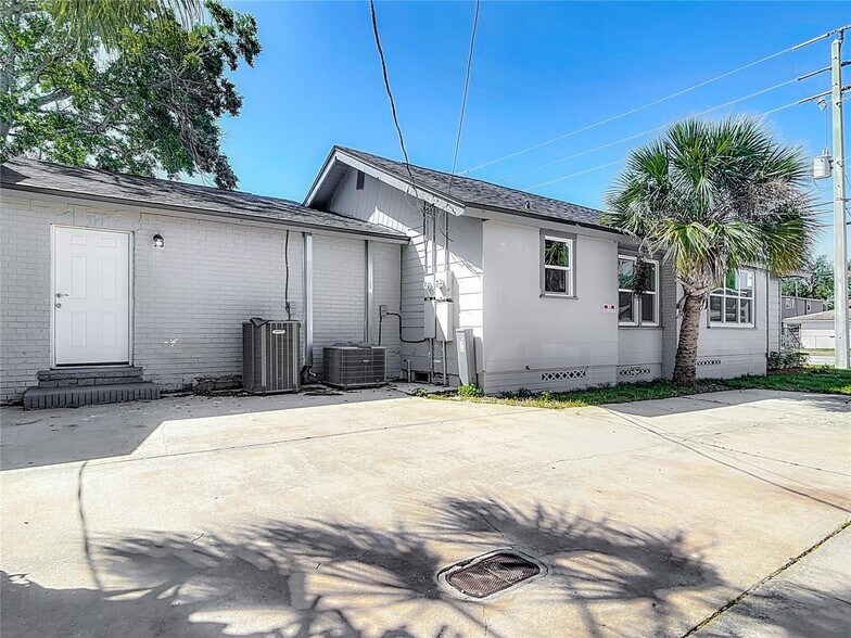 More Photos Of 547 N Ridgewood Ave, Daytona Beach Office For Lease