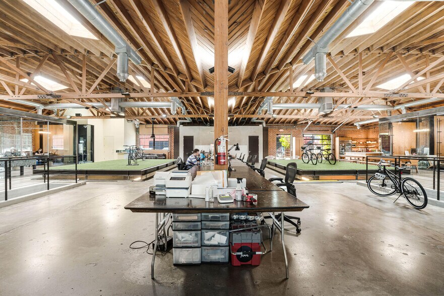 More Photos Of 2210 Broadway, Santa Monica Loft Creative Space For Lease