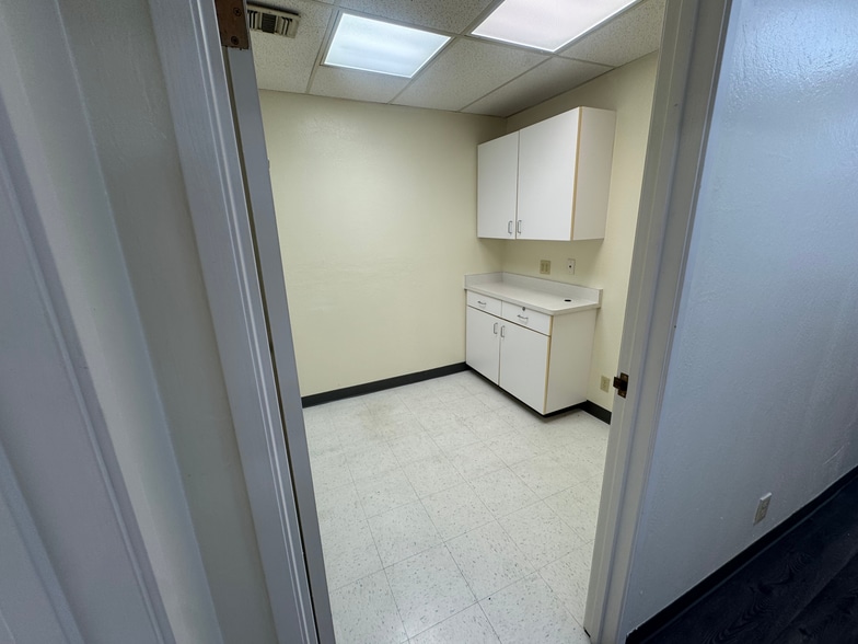 More Photos Of 2089 Vale Rd, San Pablo Office For Sale