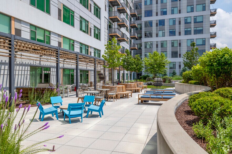 More Photos Of 1133 South Blvd, Oak Park Apartments For Lease