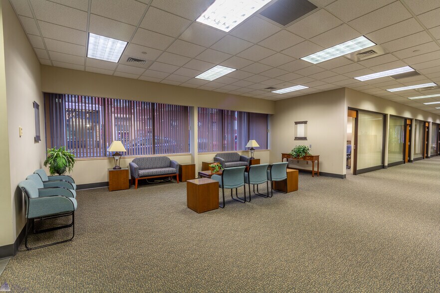More Photos Of 100 S 4th St, Paducah Office For Lease