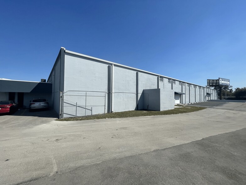 More Photos Of 4570 NW 128th St, Opa Locka Warehouse For Lease