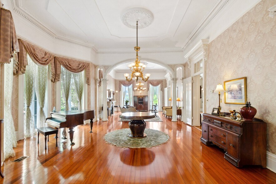 More Photos Of 1410 Jackson Ave, New Orleans Lodge Meeting Hall For Sale