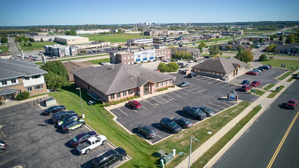 More Photos Of 2720 Superior Dr NW, Rochester Office For Lease