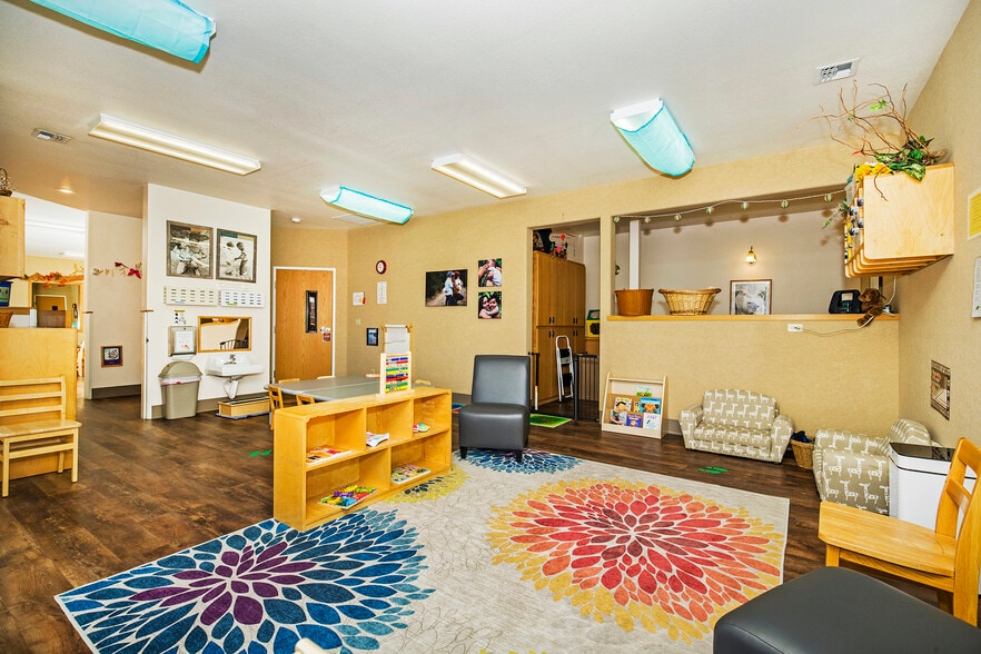 More Photos Of 137 McGhee Rd, Sandpoint Storefront Retail Office For Sale