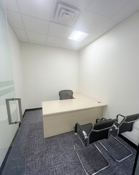 More Photos Of 850 Medway Park Dr, London Office For Lease