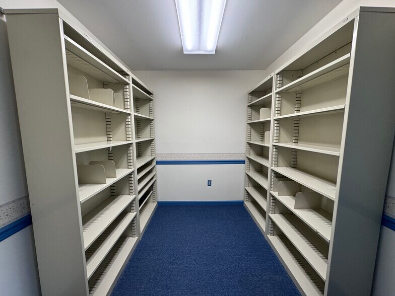 More Photos Of 51 Maddex Dr, Shepherdstown Office For Lease