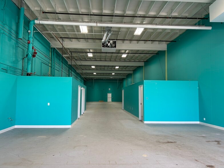 More Photos Of 14819 118th Ave, Edmonton Warehouse For Lease