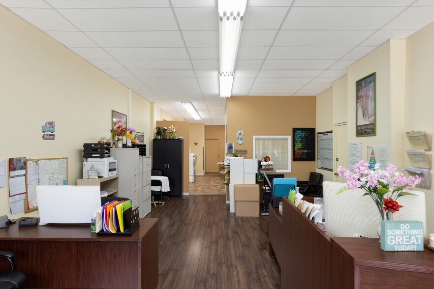 More Photos Of 17173 46th Ave, Flushing Storefront Retail Residential For Sale