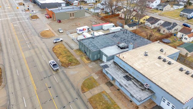 More Photos Of 13920 E 9 Mile Rd, Warren Warehouse For Lease