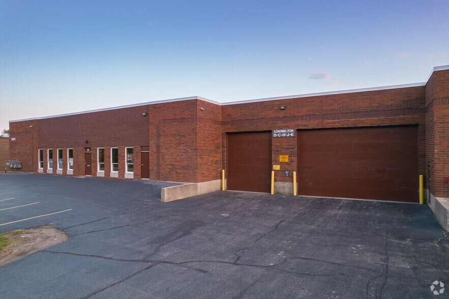 More Photos Of 901 E Orchard Ave, Mundelein Warehouse For Lease