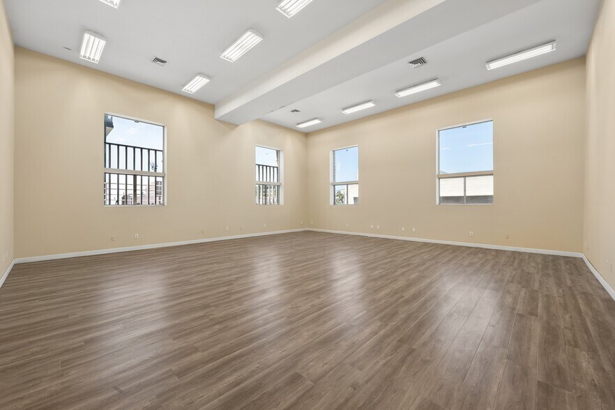 More Photos Of 6410-6412 Hollywood Blvd, Los Angeles Storefront Retail Office For Lease