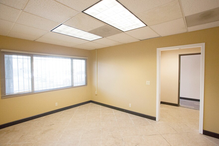 More Photos Of 425-427 Atlantic Ave, Long Beach Office For Sale